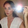 é's profile picture