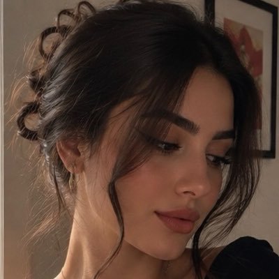 Roza's profile picture