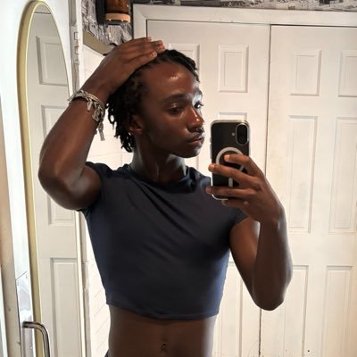 ྀིྀ bleu.'s profile picture