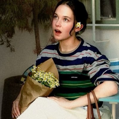 L's profile picture