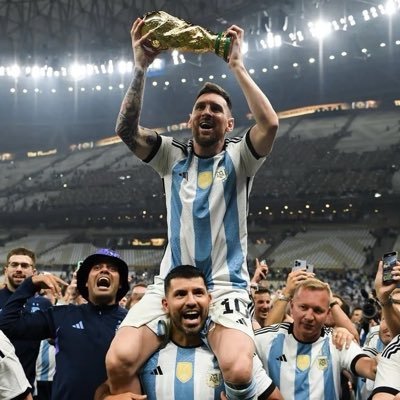 busti y 23 mas's profile picture