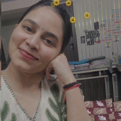 OYE ARCHI🌸's profile picture