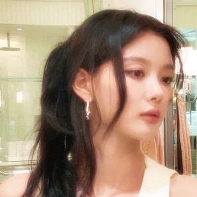 nina's profile picture