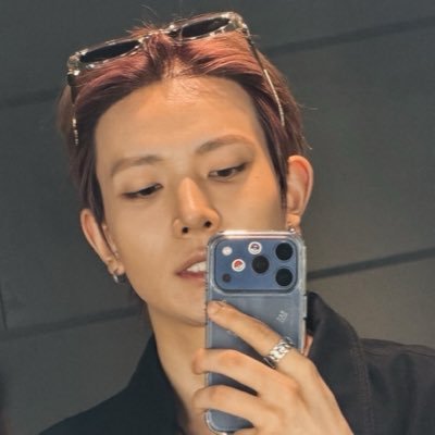 ev.'s profile picture