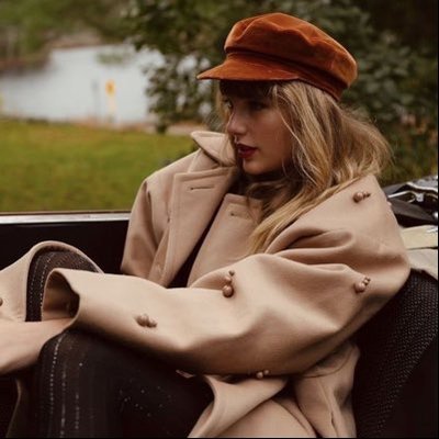 𝒜𝓋𝑒𝓇𝓎 ˙⋆✮⋆˚࿔ fall version 🍁🕯️🍂🥮's profile picture