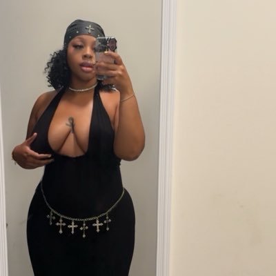 Hoe.But make it fashion.'s profile picture