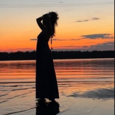Sadece gülümsee 😊's profile picture