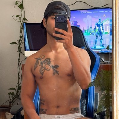 ROMAN's profile picture