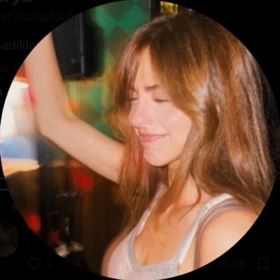 derya's profile picture