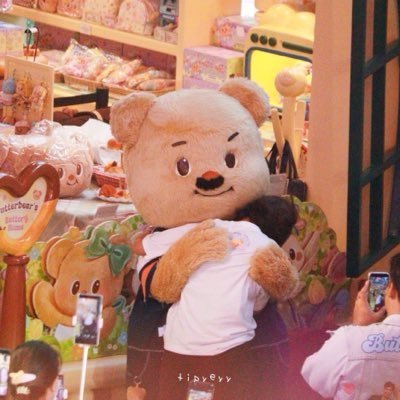 พชญ 🐈's profile picture