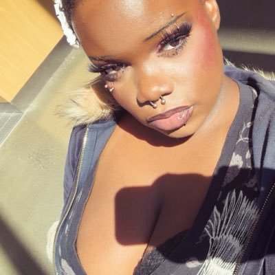 teoniw's profile picture