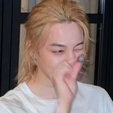 minal⁷ saw bts's profile picture