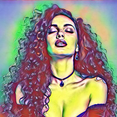 M A R A ✨'s profile picture