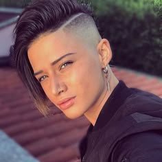 lezsaly's profile picture