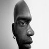 Lewis profil fotoğrafı