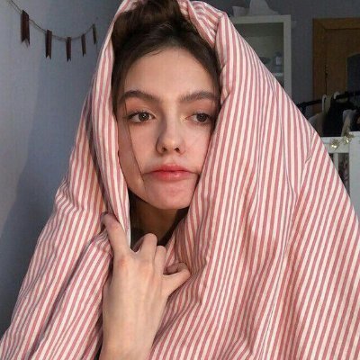 e l a's profile picture