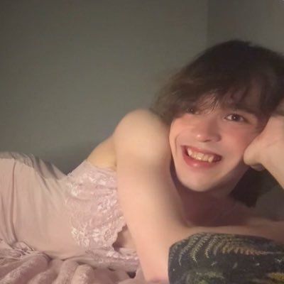 maxifemboylove's profile picture
