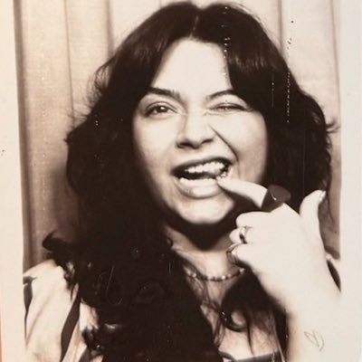 b's profile picture