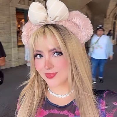 DELlCATEARI's profile picture