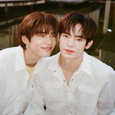𝐄𝐬𝐭𝐡𝐞𝐫𝐋𝐢𝐧𝐠_𝟗𝟒's profile picture