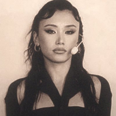e's profile picture