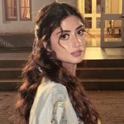 r's profile picture