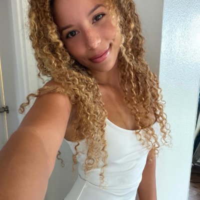 Camilla_Elle5's profile picture