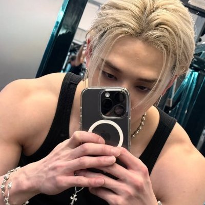 izu & that's profile picture