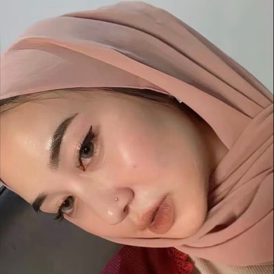 Momon Prhm's profile picture