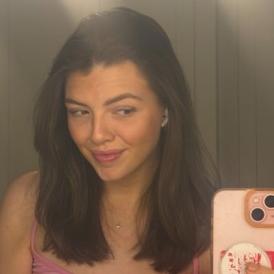 leftinista's profile picture