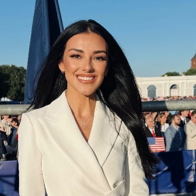 AlexisWilkins's profile picture