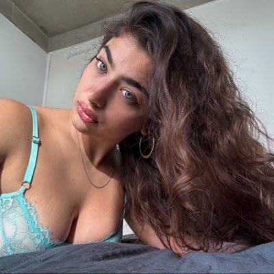 selinedomi's profile picture