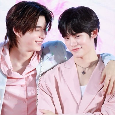 KpopPerfume's profile picture