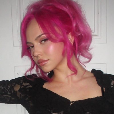 tin ⭑.ᐟ‧₊˚'s profile picture
