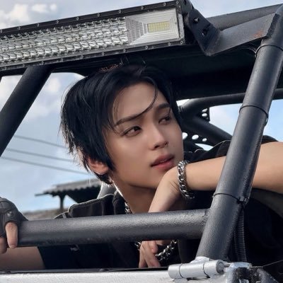 — 𝙢𝙖𝙧𝙩𝙞𝙣𝙞 𝙗𝙡𝙪𝙚 ❦'s profile picture