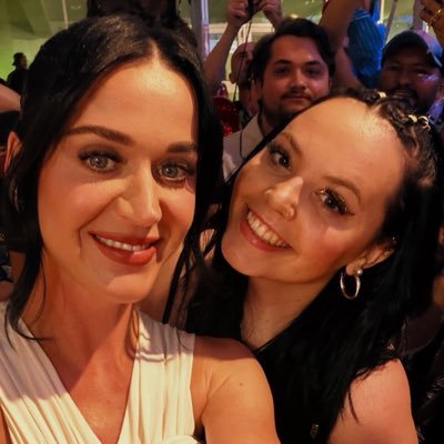 katycat halle🔥's profile picture