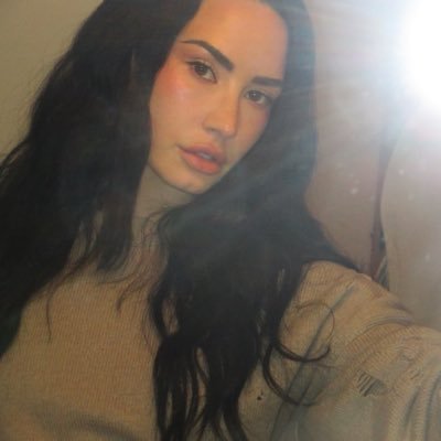 thi's profile picture