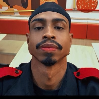 𝐓𝐡𝐞 𝐰𝐨𝐫𝐥𝐝 𝐢𝐬 𝐲𝐨𝐮𝐫𝐬's profile picture