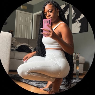 lee ♡ | custom creator 👣's profile picture