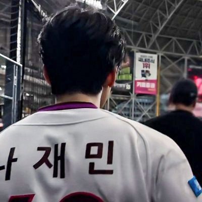 𝙮𝙤𝙪𝙧 𝙛𝙖𝙩𝙝𝙚𝙧's profile picture