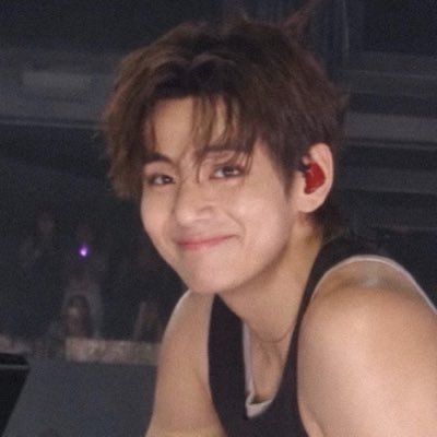 𝐚𝐫𝐚𝐢⁷ᢉ𐭩 saw bts!!'s profile picture
