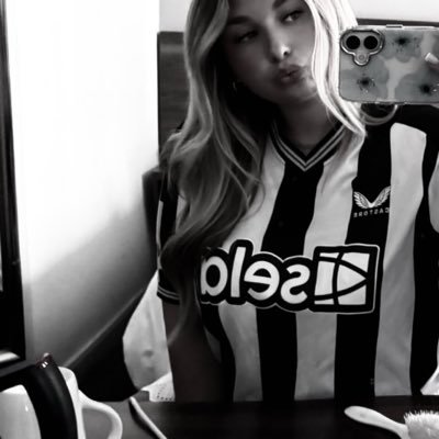 lizzy clark's profile picture