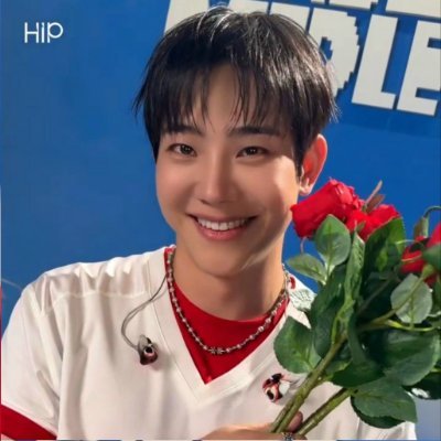 𝐌𝐞𝐥𝐢 • ama o The Rose 🥀's profile picture