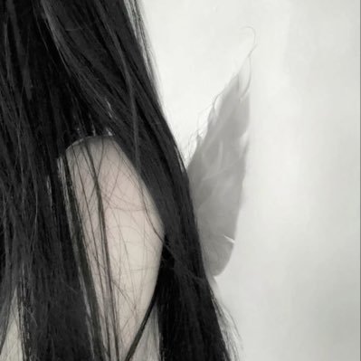 1n2omina's profile picture
