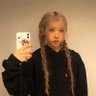 Kcjizya is seeing izna in Manila's profile picture