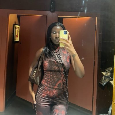 I am every woman's profile picture