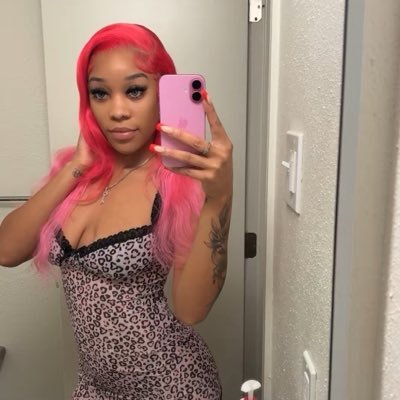 seducedbyred's profile picture