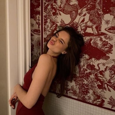 Nina 🦢's profile picture