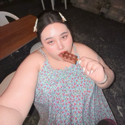 🆁🅴🆅🅸🅴🆆's profile picture