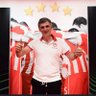 Red🔴⚪Commentator profil fotoğrafı